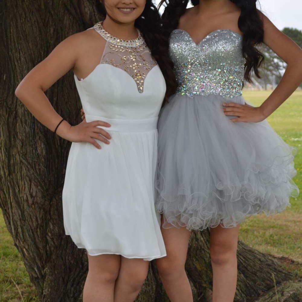 Short white dress
